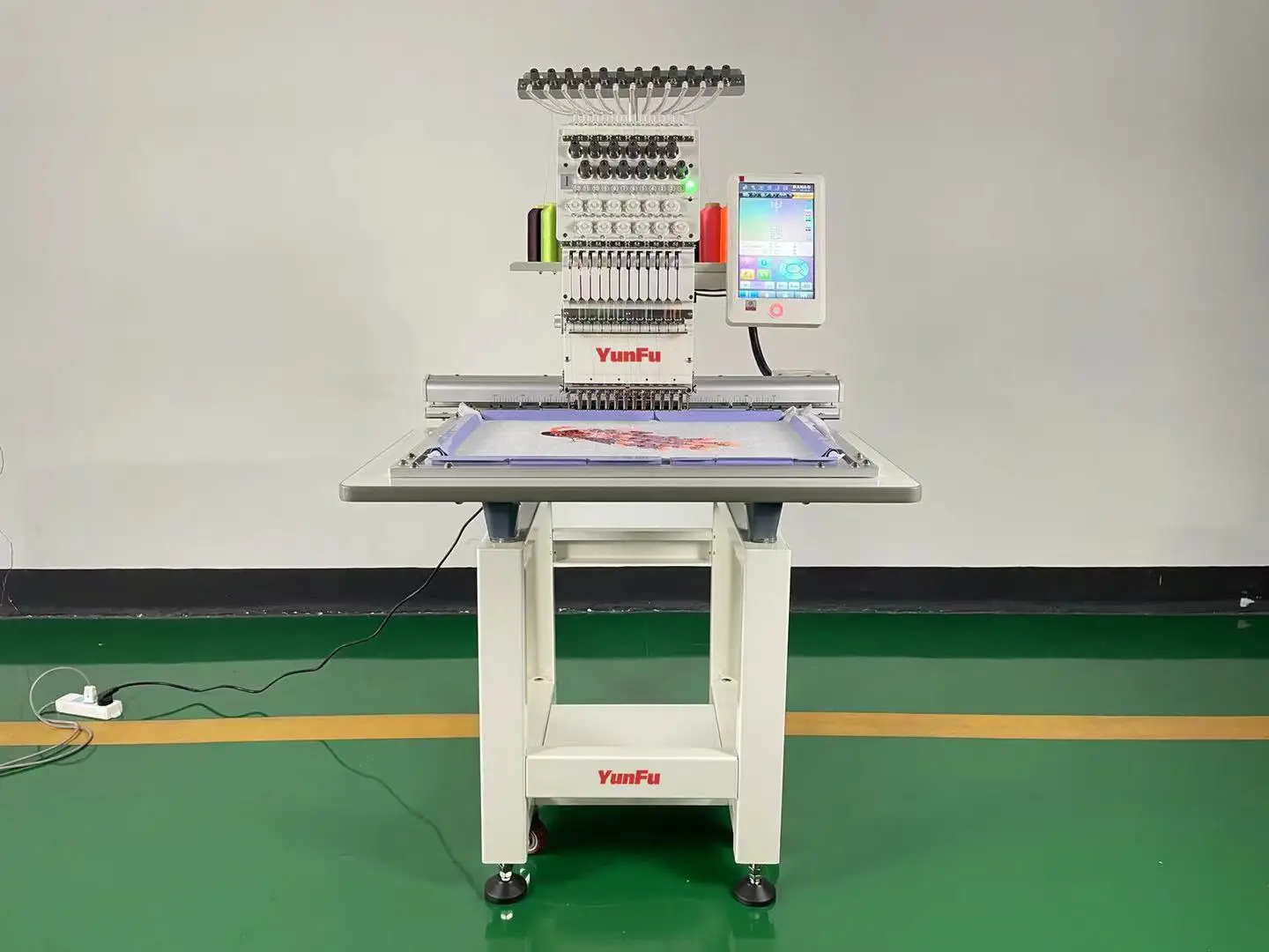 Venda quente Máquina de bordar automática de cabeça única de alta qualidade Industrial 12 15 agulhas Máquina de bordar computadorizada personalizada