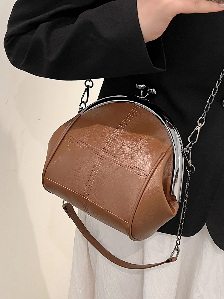 Trendy Designer Shell Clip Shoulder Crossbody Bags for Women Handbags and Purses New Vegan Leather Totes Fashion Messenger Bag