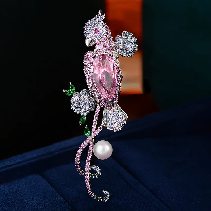 OKILY رائعة الزركونيوم الببغاء ابتلاع بروشبين المتخصصة تصميم لؤلؤ المياه العذبة الفاخرة جميل الطيور بروشيه اكسسوارات للنساء