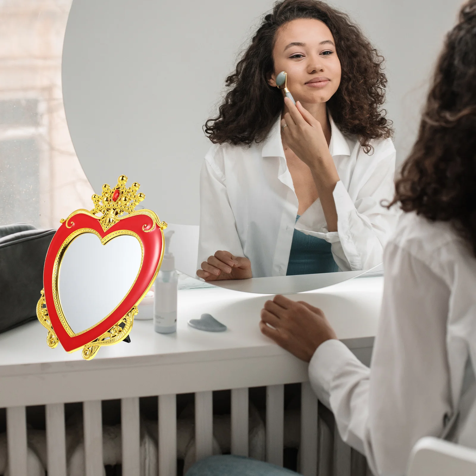 2Pcs Heart Crown Retro Makeup Mirrors Wedding Desktop Mirrors Creative Tabletop Decoration for Women Wedding Mirror