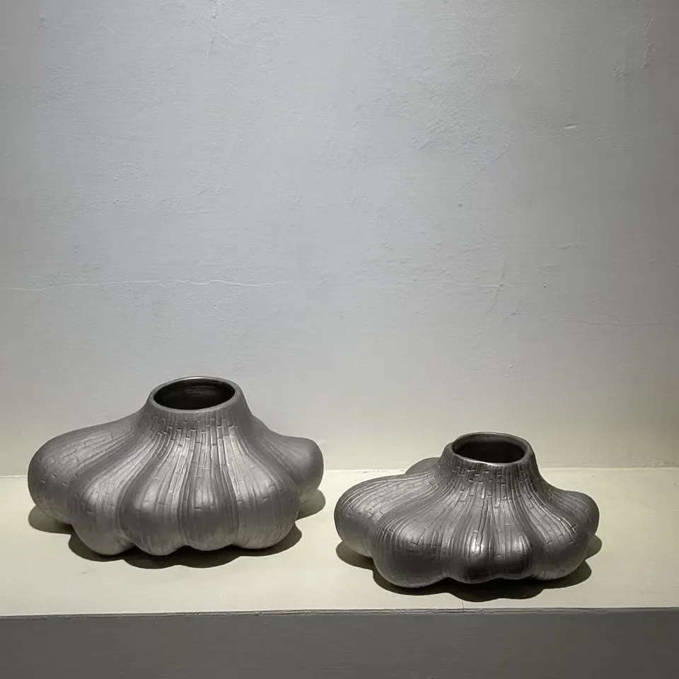 Ceramic Vase Abstract Garlic Shape Flower Vase Black Tree Root Flowerpot Flower Arrangement Accessories Home Decoration