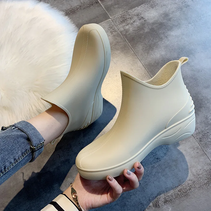 

Fashionable Short Rain Boots Women's Warm Fleece Lined Water Shoes Low Cut Slip Resistant Kitchen Shoes Car Wash Utility