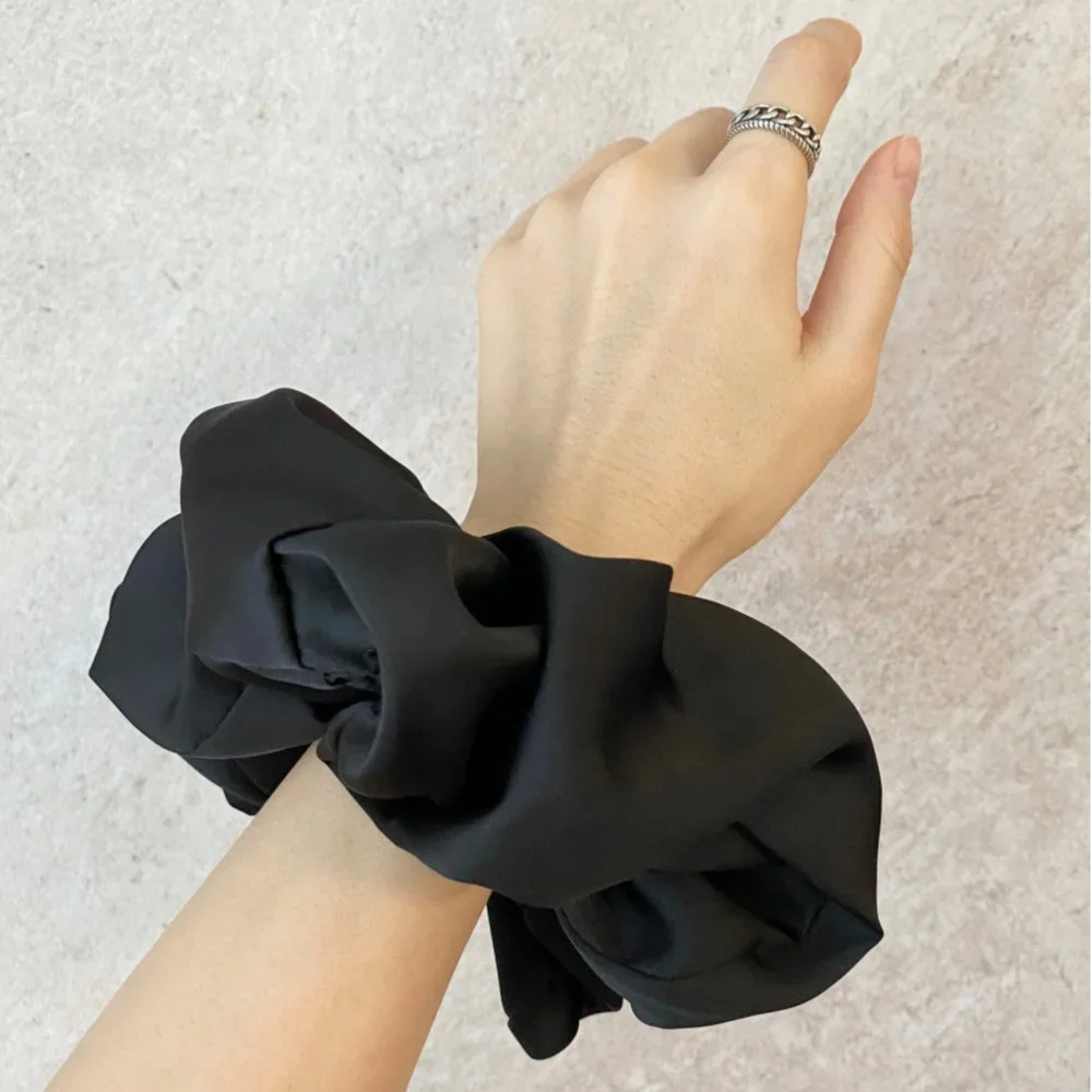 Fashion Oversized Silk Scrunchies Korean Design Off White Black Satin Scrunchie Elastic Hair Bands Ponytail Holder Ties Headwear