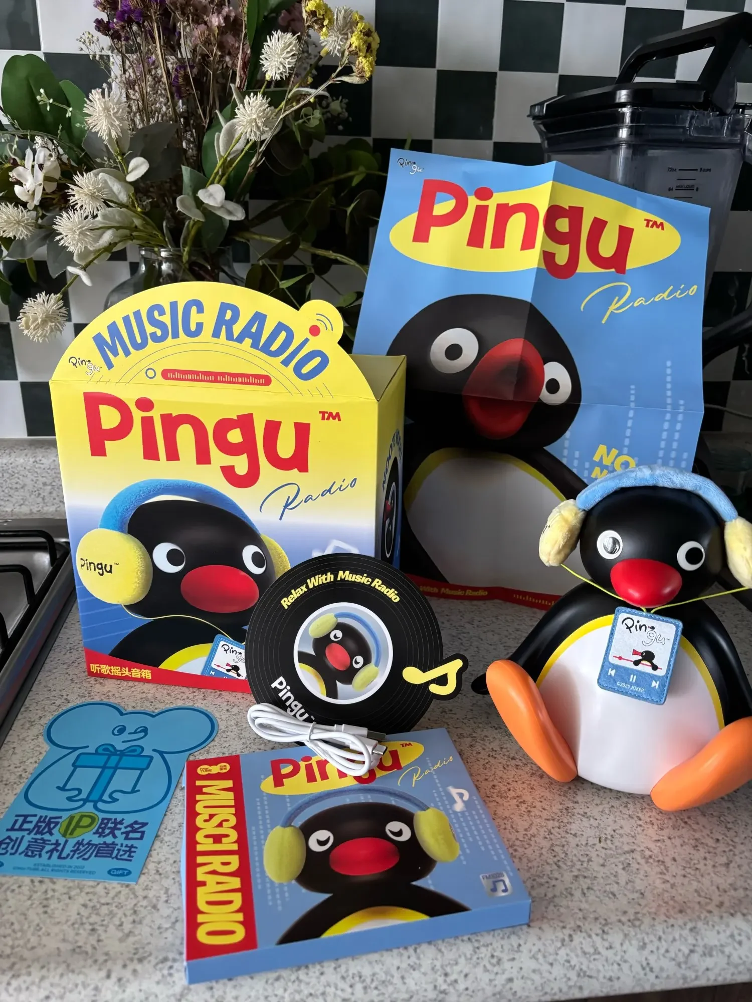 

Kawaii Pingu Listening To Music Shaking Head Bluetooth Speaker Martube Cute Cartoon Penguin Peripheral Desktop Decor Kids Gifts