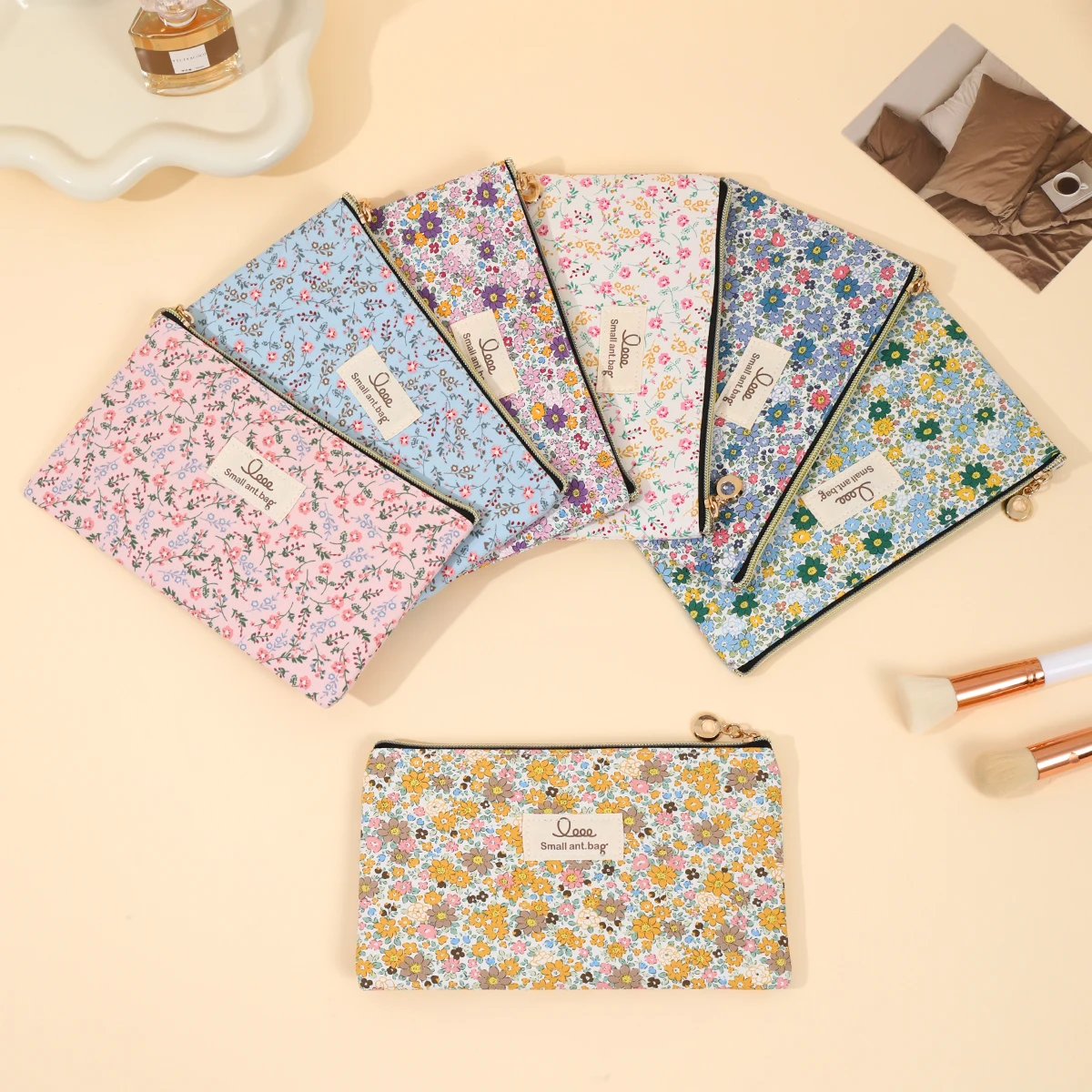 Minimalist Instagram Style Floral Makeup Bag Portable Small Fresh Storage Bag Multi Functional Travel Grooming Bag Cosmetic Bag