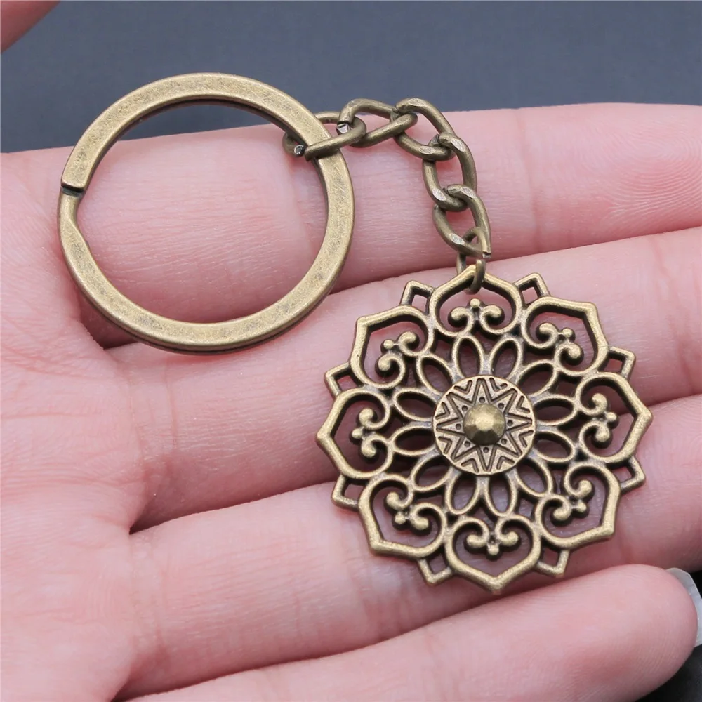 Women Men Keychain DIY Metal Holder Chain Antique Bronze Color 31x31mm Flower Pendant Keyring Gift