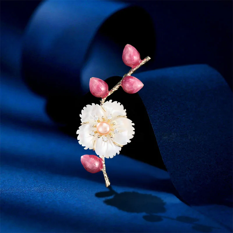 Chinese Style Natural Shell Plum Blossom Brooch Elegant Lucky Auspicious Flower Pin Luxury Accessories For Cheongsam Suit Wear