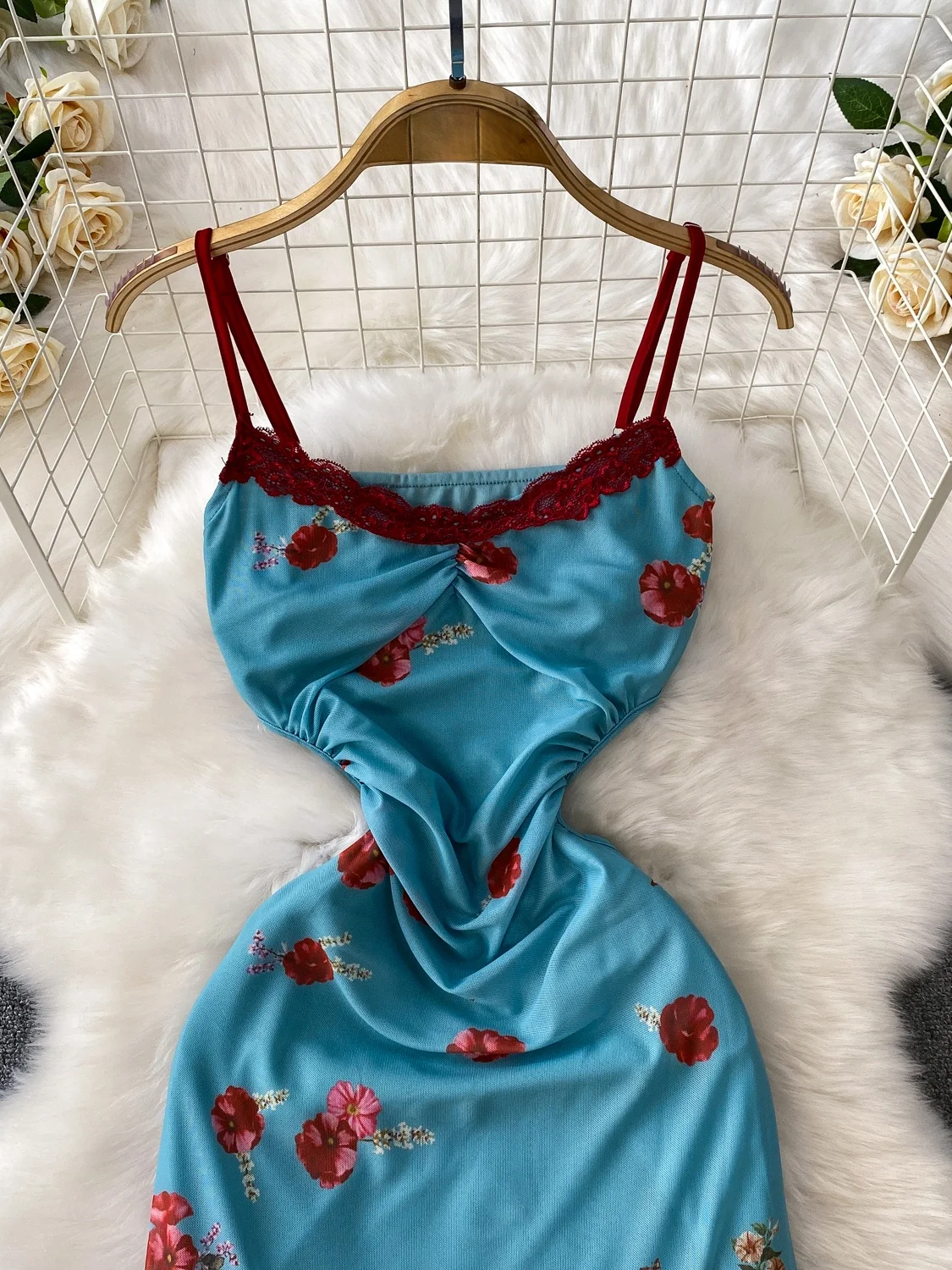 エレガントなレーストリムホルターネックドレス レディース スリムフィット 花柄 フィッシュテール ロングスカート 韓国風 ハイウエスト 夏 通勤ワンピース