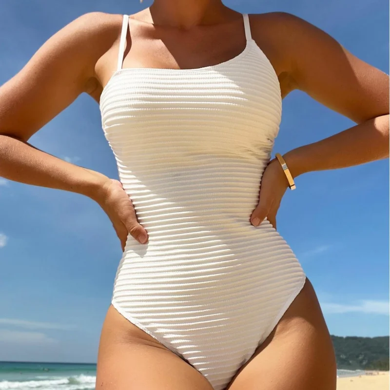 New one-piece swimsuit with chest pads, sexy one-piece swimsuit, fashionable women's swimwear wholesale