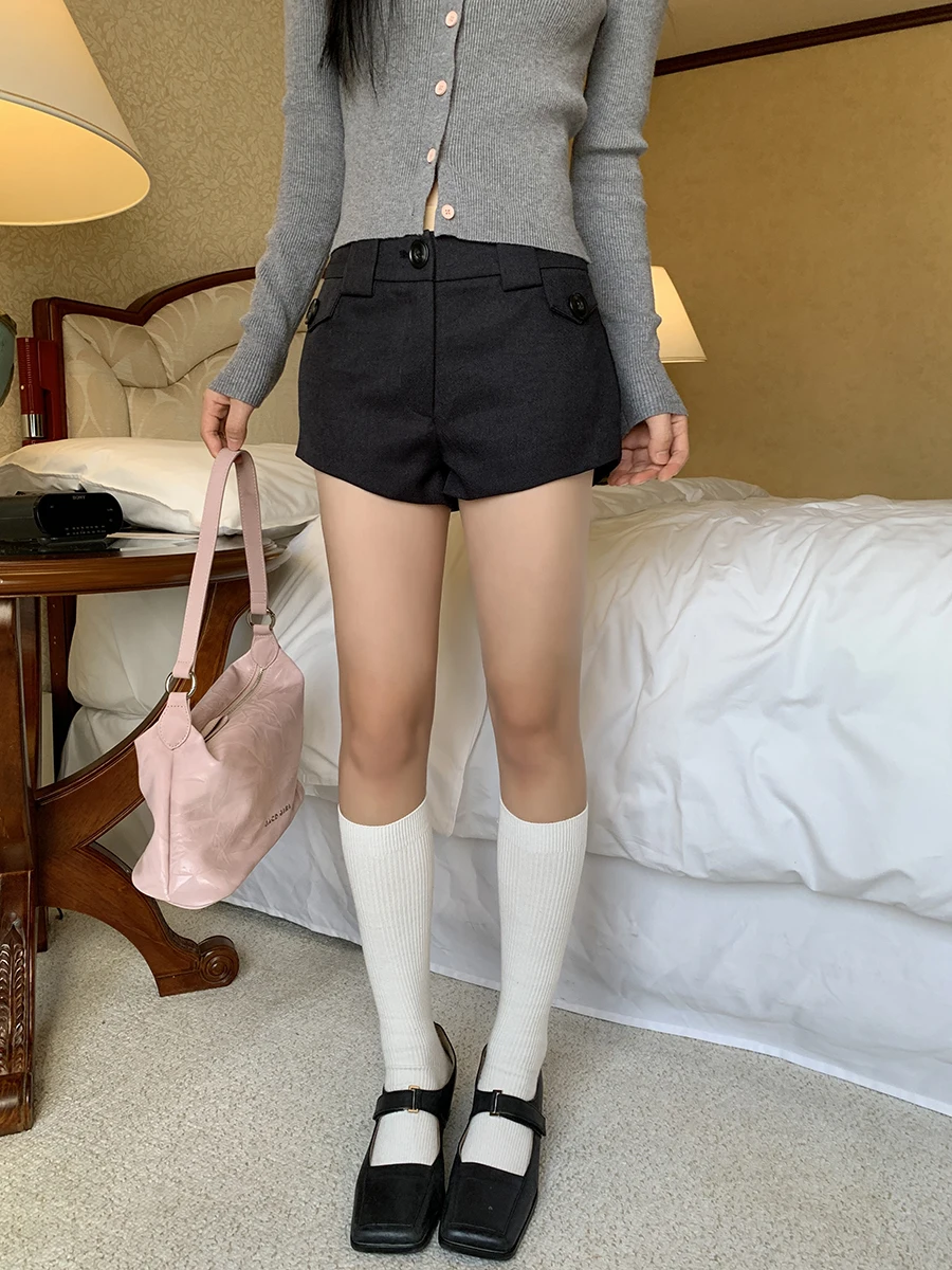 شورت نسائي أحمر بتصميم المشاهير، نمط أمريكي عصري، سروال قصير صيفي، خصر منخفض، أرجل مستقيمة، مزيج من البوليستر #3