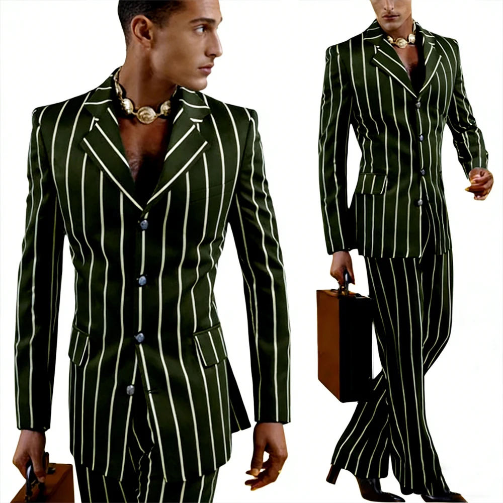 

Мужской винтажный костюм-двойка в полоску: двубортный пиджак с острыми лацканами, приталенный, и брюки-клеш. Идеально для свадьбы и выпускного вечера.