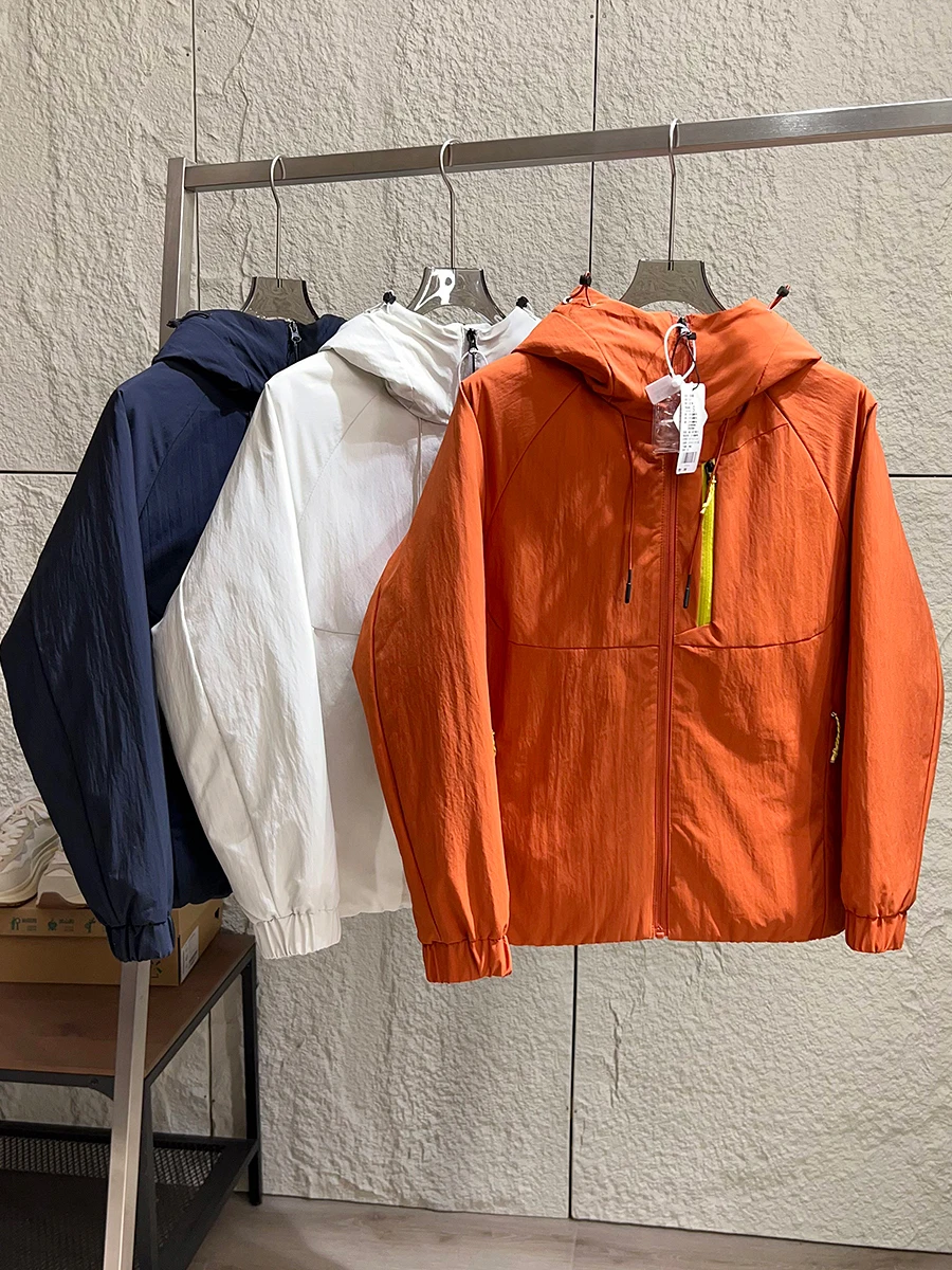 

Unisex Winter Outdoor Waterproof down Jacket Hooded Windproof Thickened Polyester Fiber Regular Fit Zipper Closure Coat