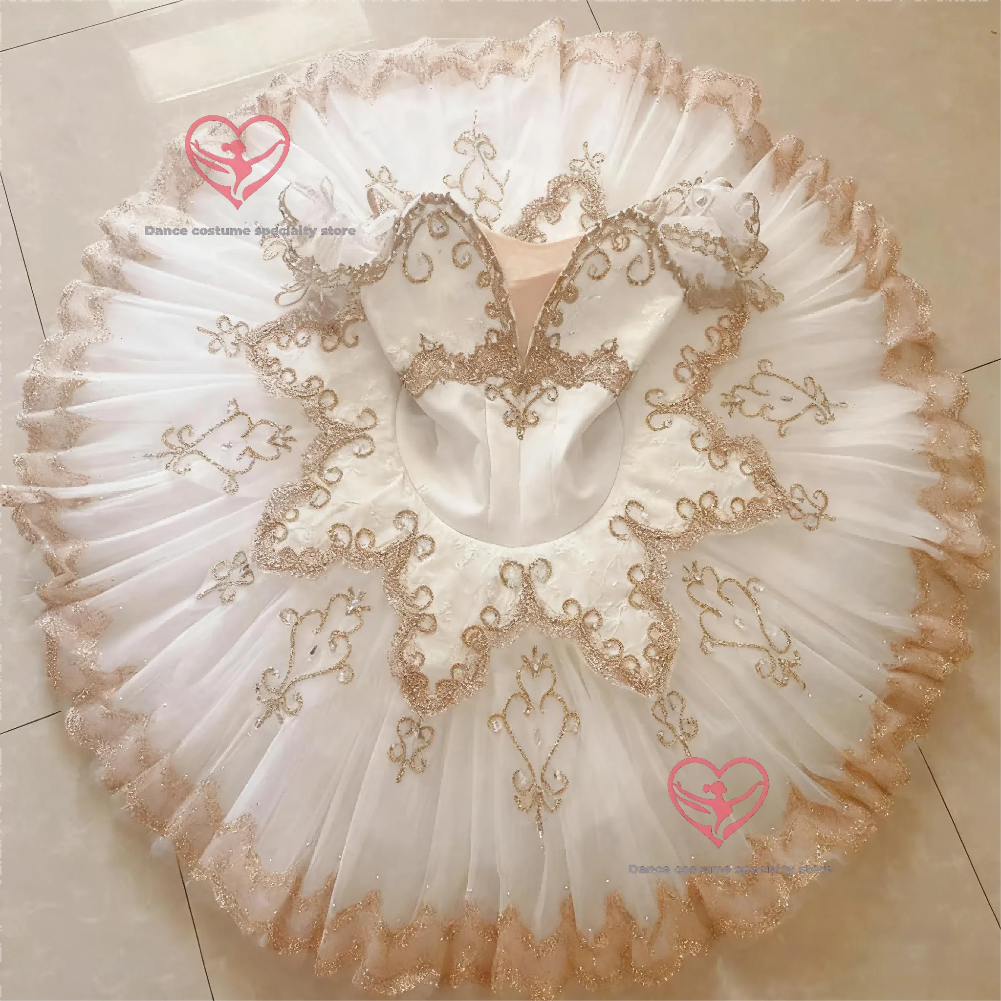 

Professional adult girls' ballet costume in off-white, ballerina tutu, puffy skirt, suitable for performances and competitions