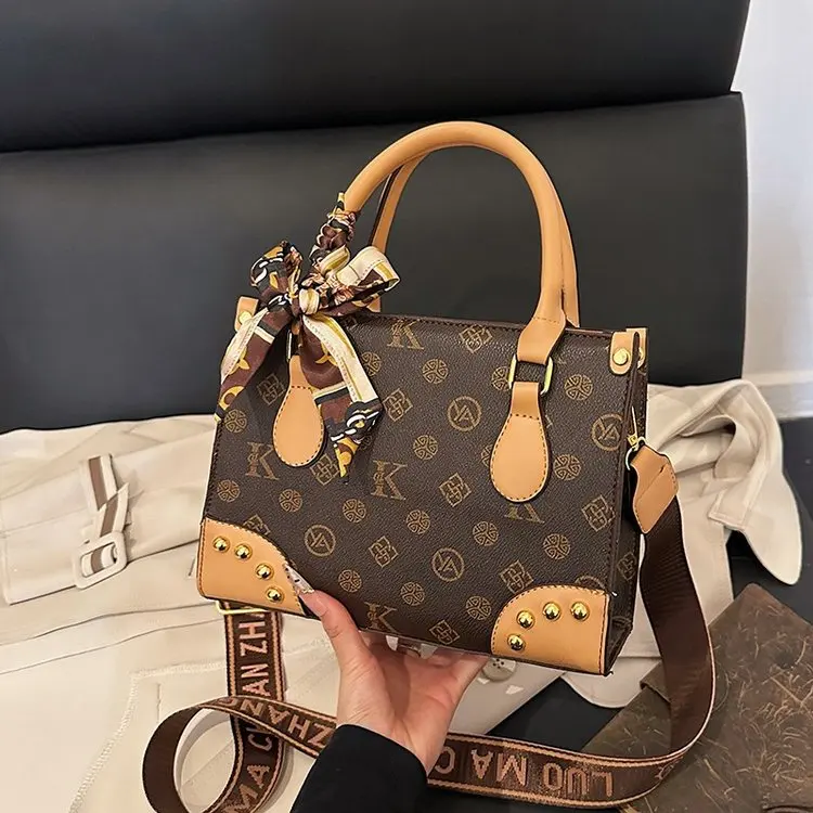 

Модные дизайнерские квадратные сумки-сэтчел для женщин: текстурированная оригинальная ретро-сумка для подгузников, сумка через плечо, стильная и удобная.