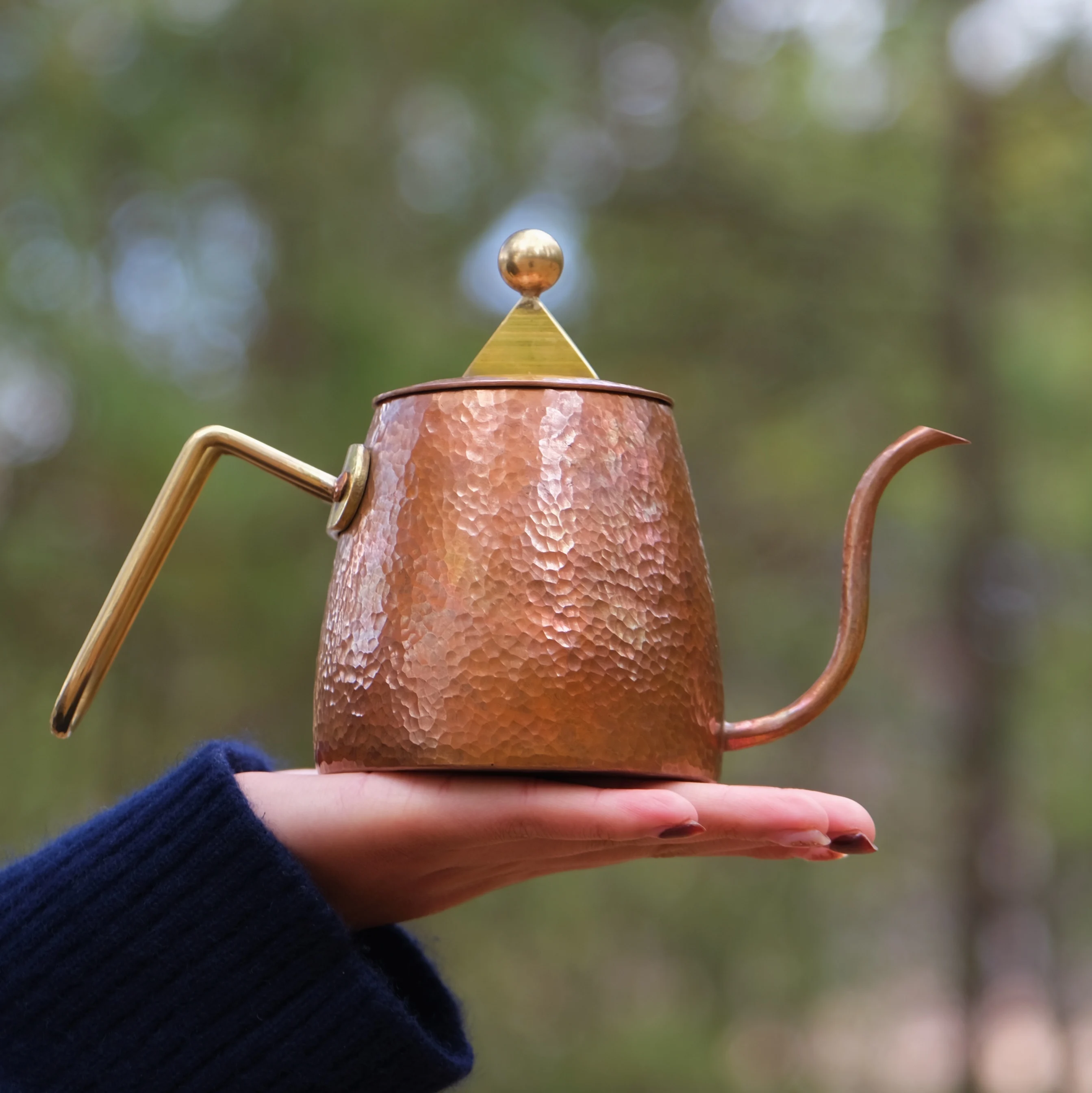 The product can be customized. Handmade pure copper coffee pot, red copper fine mouth hand brewed pot, small number