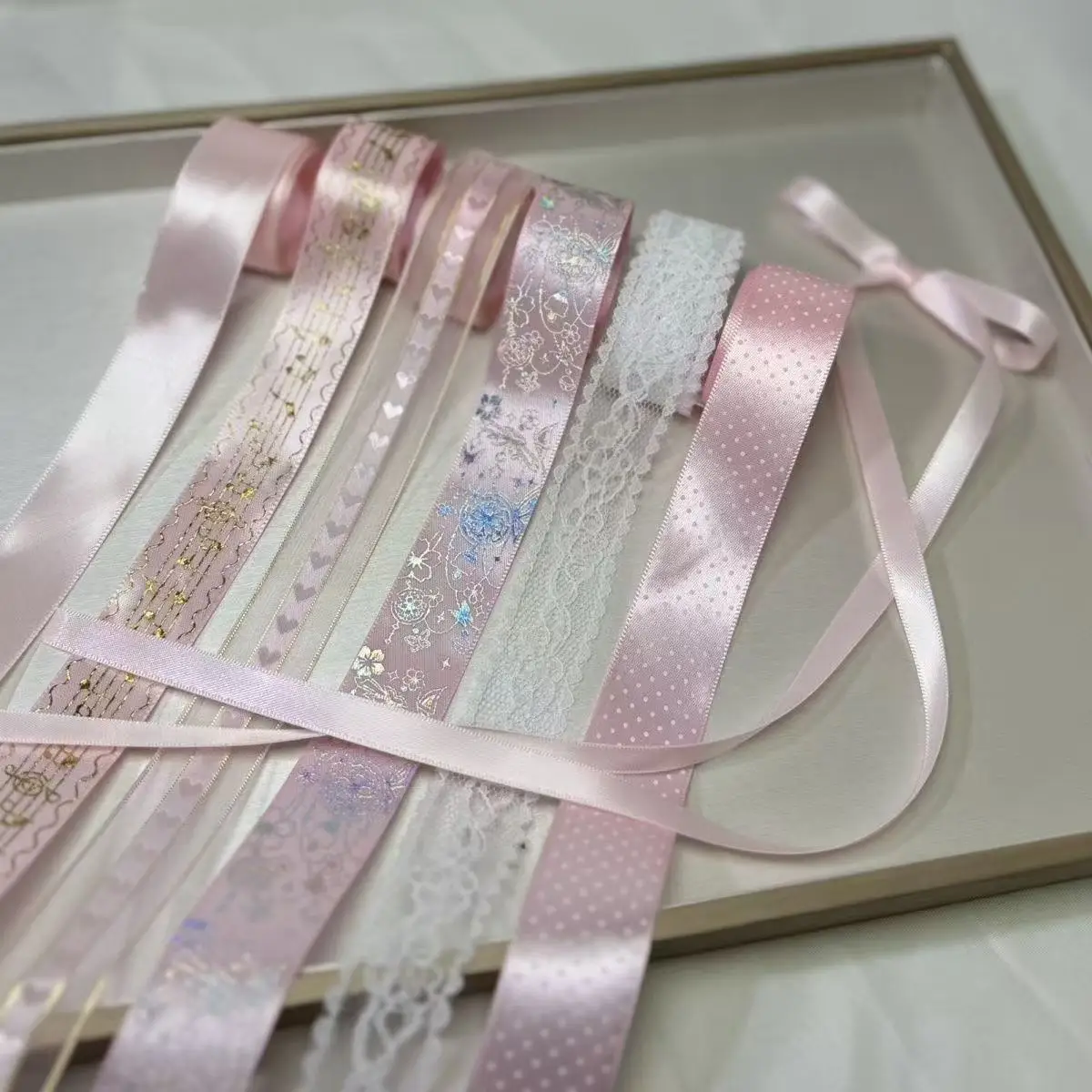 7 piezas surtidas de materiales DIY para manualidades: soportes para lazos, cintas, insignias Gumei, placas para lazos y decoración con efecto bronceado. Regalo para amigos.