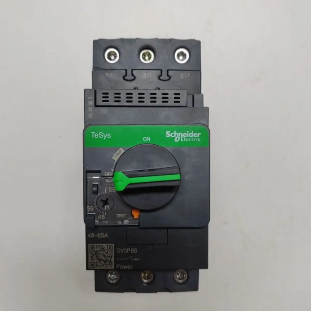 

Автоматический выключатель GV3P65 GV3-P65, TeSys GV3, 3P, 48-65 А, термомагнитный, клеммы EverLink