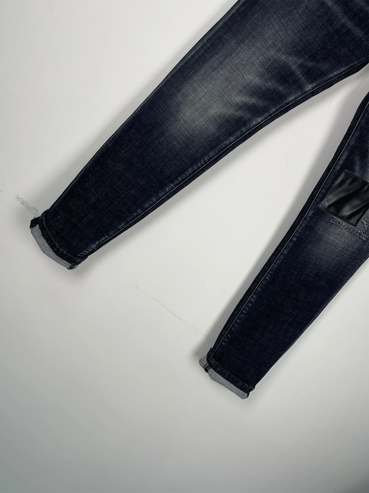 2024 Spring/Summer New Collection: Washed, Scratched, Patched, Painted D2 Jeans, Men's Letter Printed, Slim Fit, Micro Elastic
