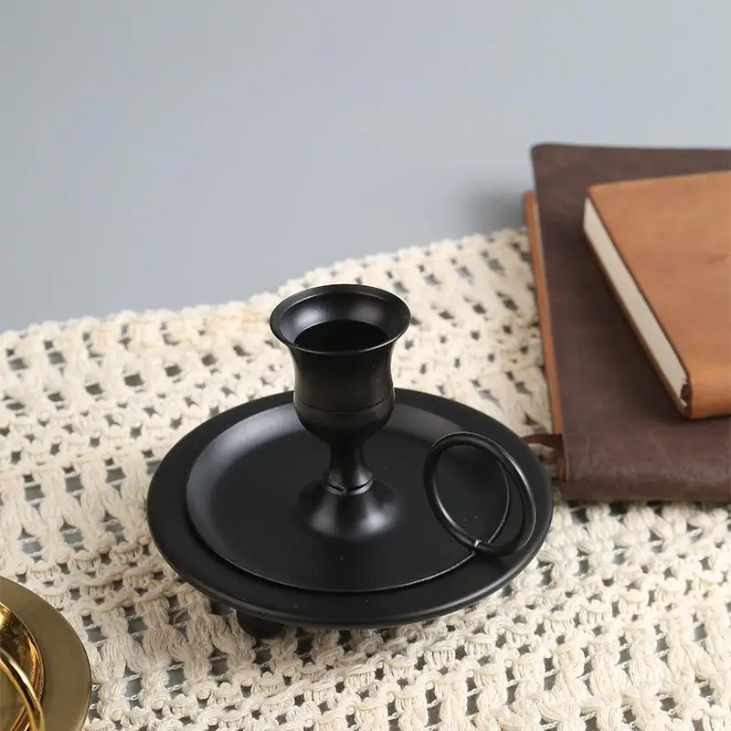 New Retro Metal Candle Holder With Handle European Style Candlestick Centerpiece Dining Table Candle Cup Desktop Adornment