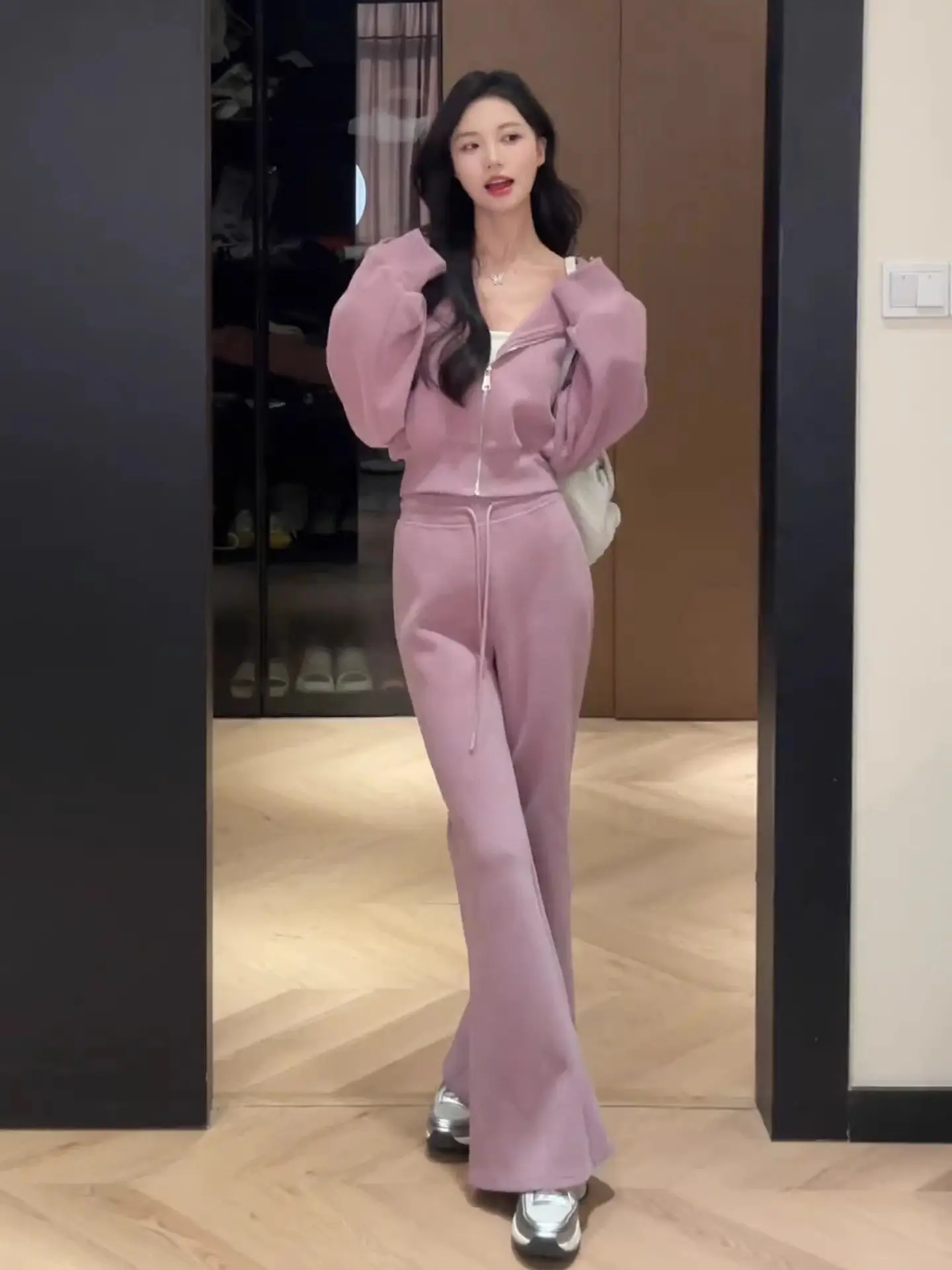 

Весенний повседневный корейский комплект для женщин: утягивающий худи и широкие брюки с высокой талией, розовый, удобный, из двух предметов