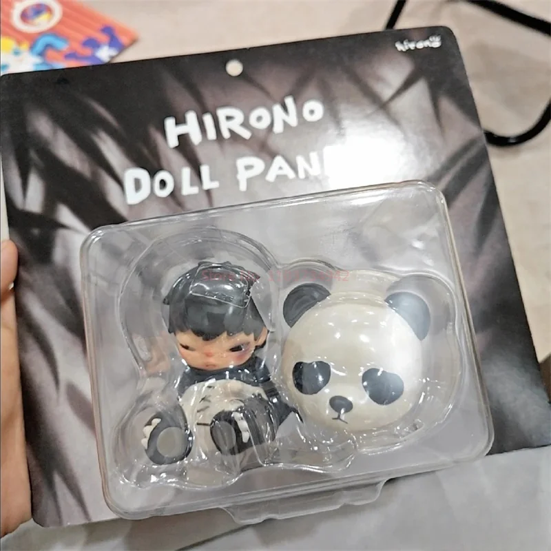 สินค้าใหม่ Original Hirono Ono ตุ๊กตา PANDA Handmade จี้อินเทรนด์เดสก์ท็อปประณีตเครื่องประดับของเล่นสําหรับเด็กของขวัญแฟชั่น