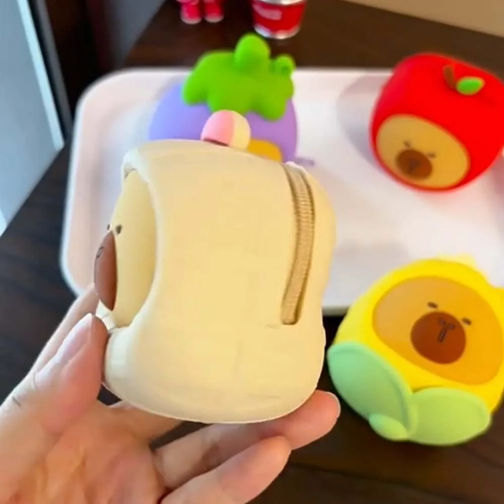 Custodia portatile per capibara di verdure Borsa portaoggetti impermeabile con corda sospesa per cartoni animati Portachiavi Portamonete rotondo creativo in silicone per bambini