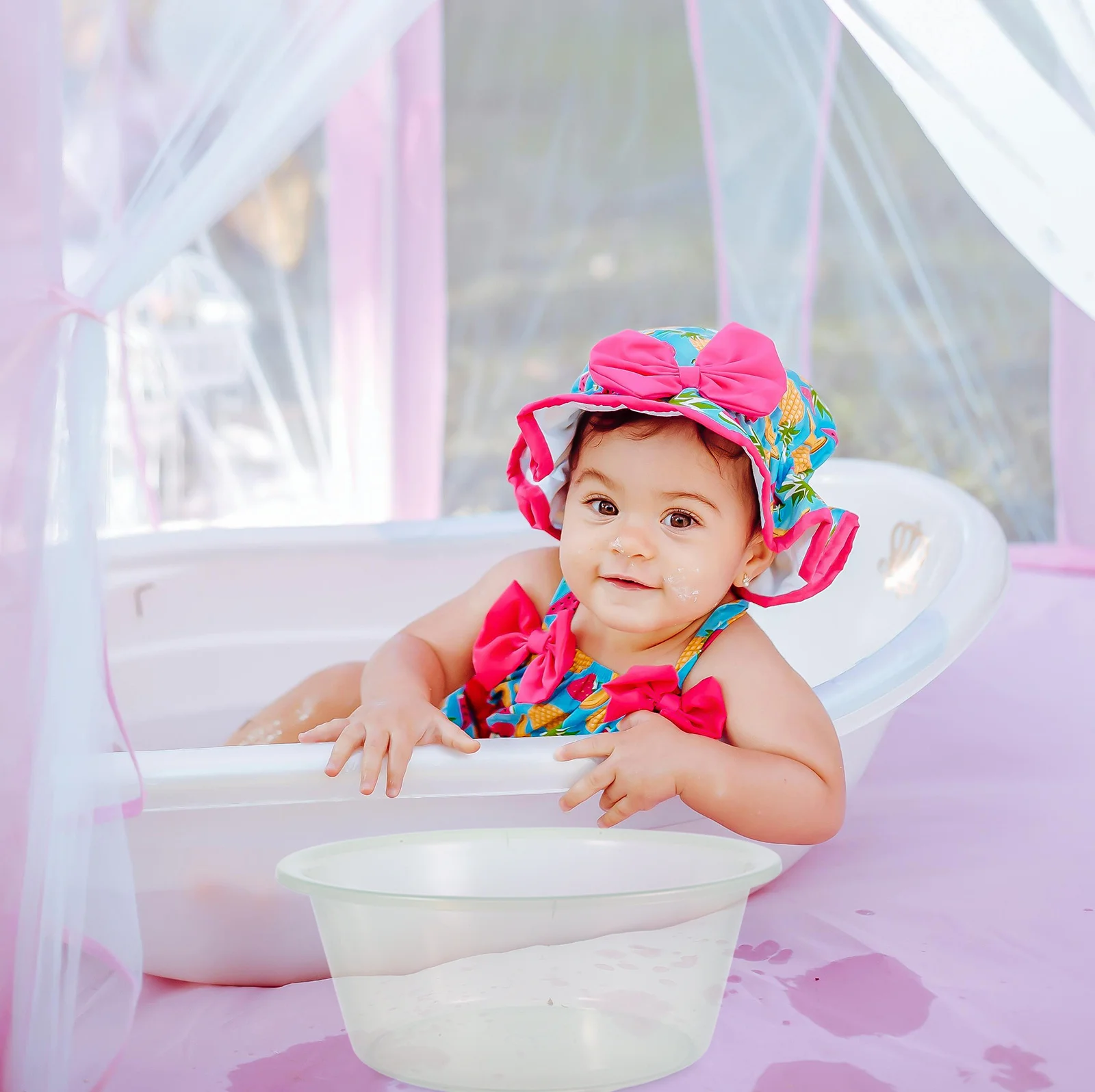 

Clear Plastic Kids Foot Soaking Basin Portable Lightweight Wash Tub for Laundry Face Wash Camping Vegetable Dish Pan