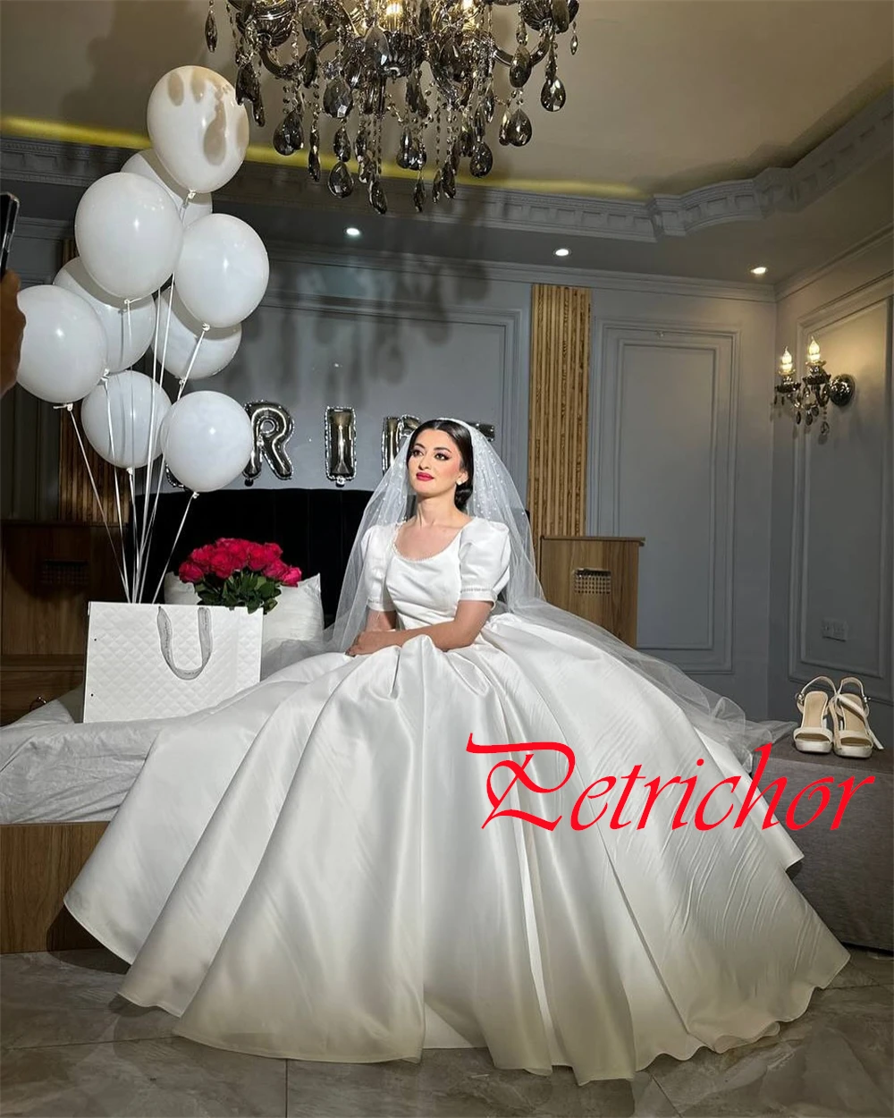 

Customized High Quality White Satin Wedding Dress Temperament Square Collar Short Sleeves Chapel Train Pearls Bridal Gowns