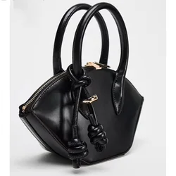 Luxury Designer Shoulder Bag Large Capacity Fashion Handbag Trapezoid Trendy Crossbody Bag Fan-Shaped Bucket Bag for Women