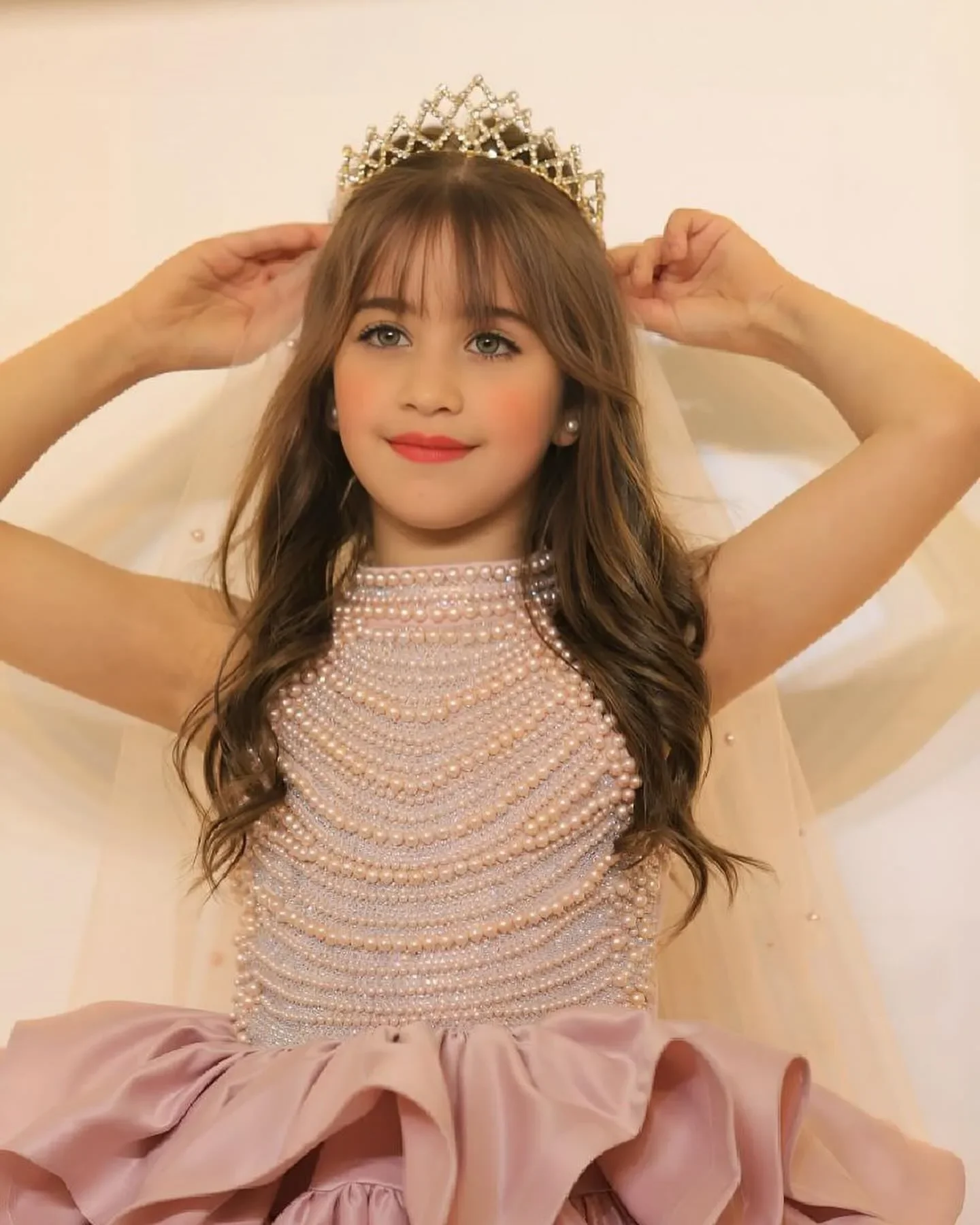 Vestido de niña de flores personalizado con cuentas, cuello alto, perlas brillantes, falda esponjosa, minivestido de fiesta de boda, vestido de fiesta de princesa para dama de honor