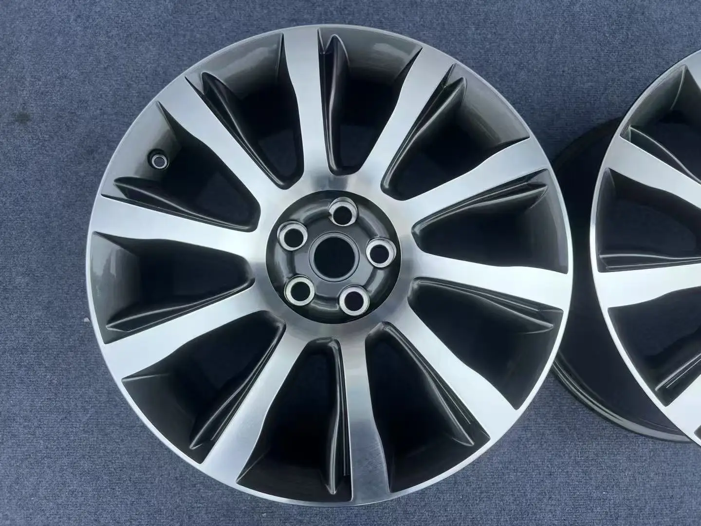 

front/rear hubs, PCD 5x108 5x120 Cast aluminium wheels,