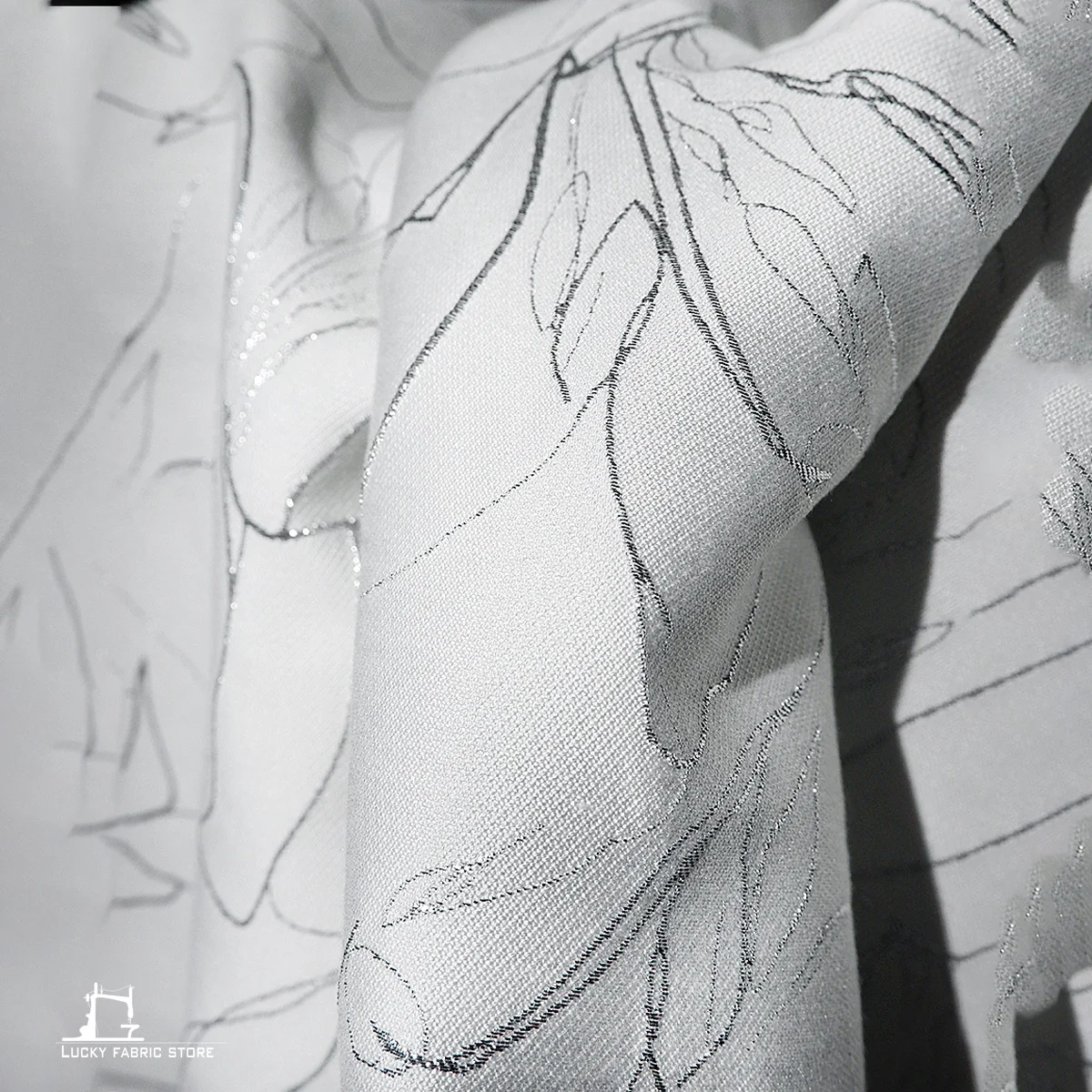 Picture 5: Black background gold thread pastoral floral bright silk three-dimensional relief texture jacquard fabric homemade DIY dress des