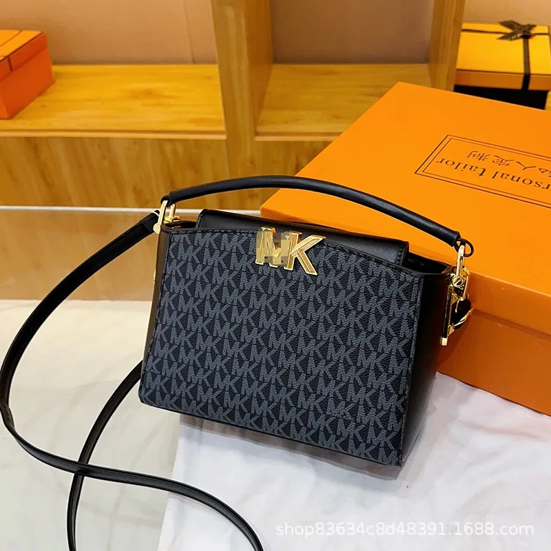 

2025 New Large Capacity Crossbody Bag for Women Spacious Shoulder Bag with Adjustable Strap, Waterproof Nylon Commuter Purse