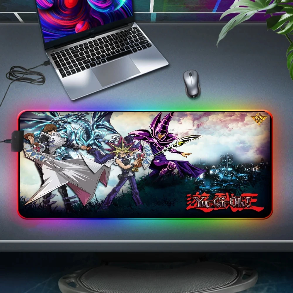 Large Size Backlit LED Anti slip Mousepad Yu Gi Oh Anime RGB Mousepad Table Rubber Playmat TCG CCG Luminescence Mousepad 900x400