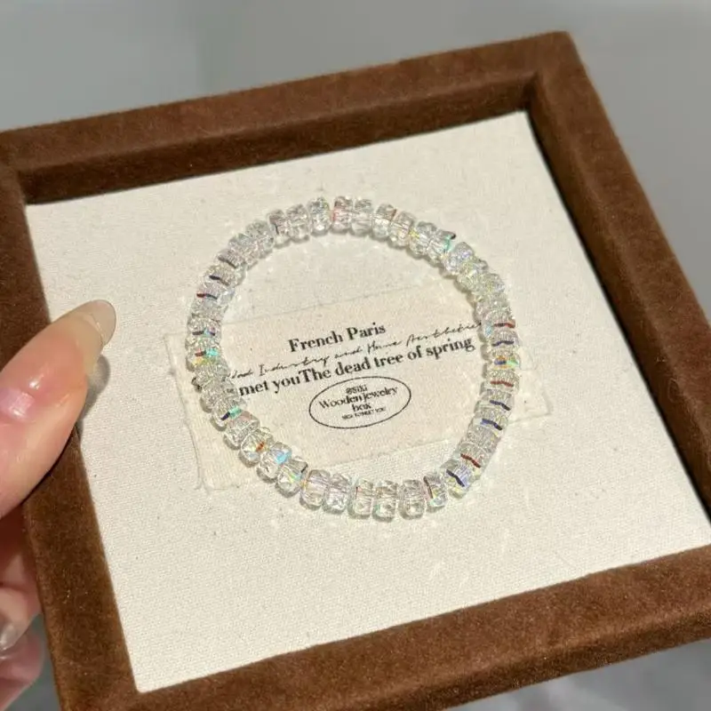 Superglänzendes, facettiertes, irisierendes Kristallarmband, luxuriöser, eleganter Handschmuck, perfekt passendes Perlenarmband für Frauen und beste Freundinnen. – Detail 6