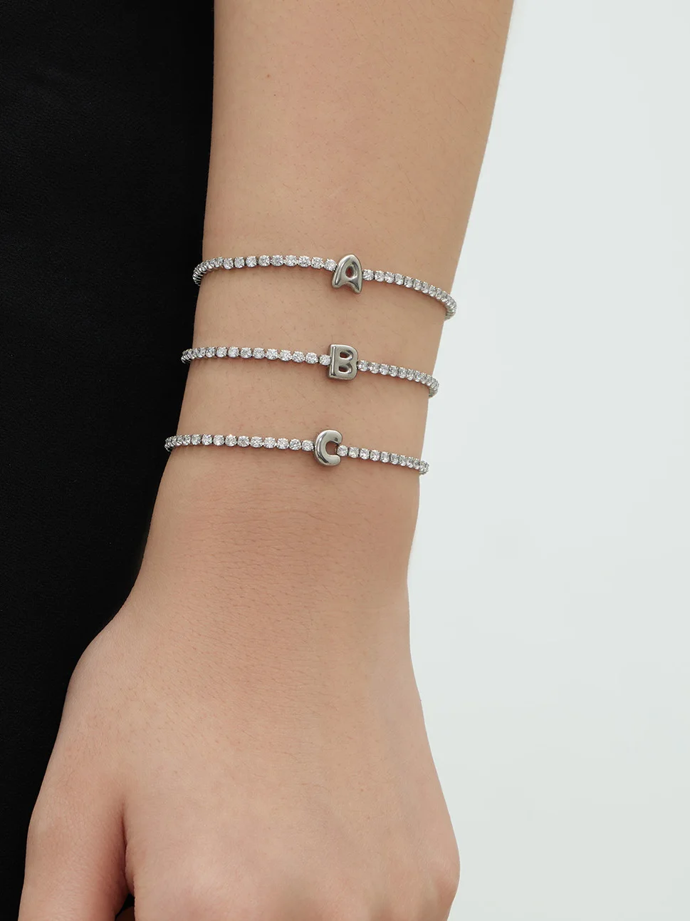 Nivora Luxury Cubic Zirconia Chain Tennis Bracelet for Women Stainless Steel Capital Letter Charm Pulsera Wedding Bridal Jewelry