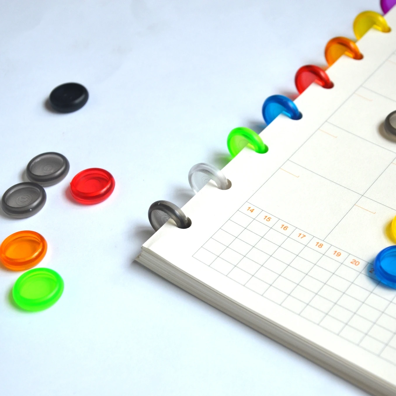 12pcs 18Mm Plastic Binding Disc Notebook Mushroom Hole Button Notepad Plastic Loose-leaf Coil Buckle Colorful Binder Ring