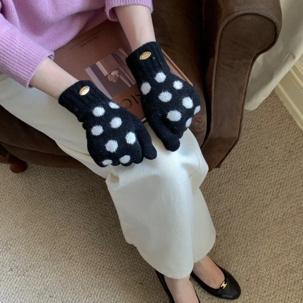 Cute Polyester Polka Dot Touch Screen Gloves One Size Warm Lining Knitted Winter Gloves Stretchy Full Finger Gloves Women Girls