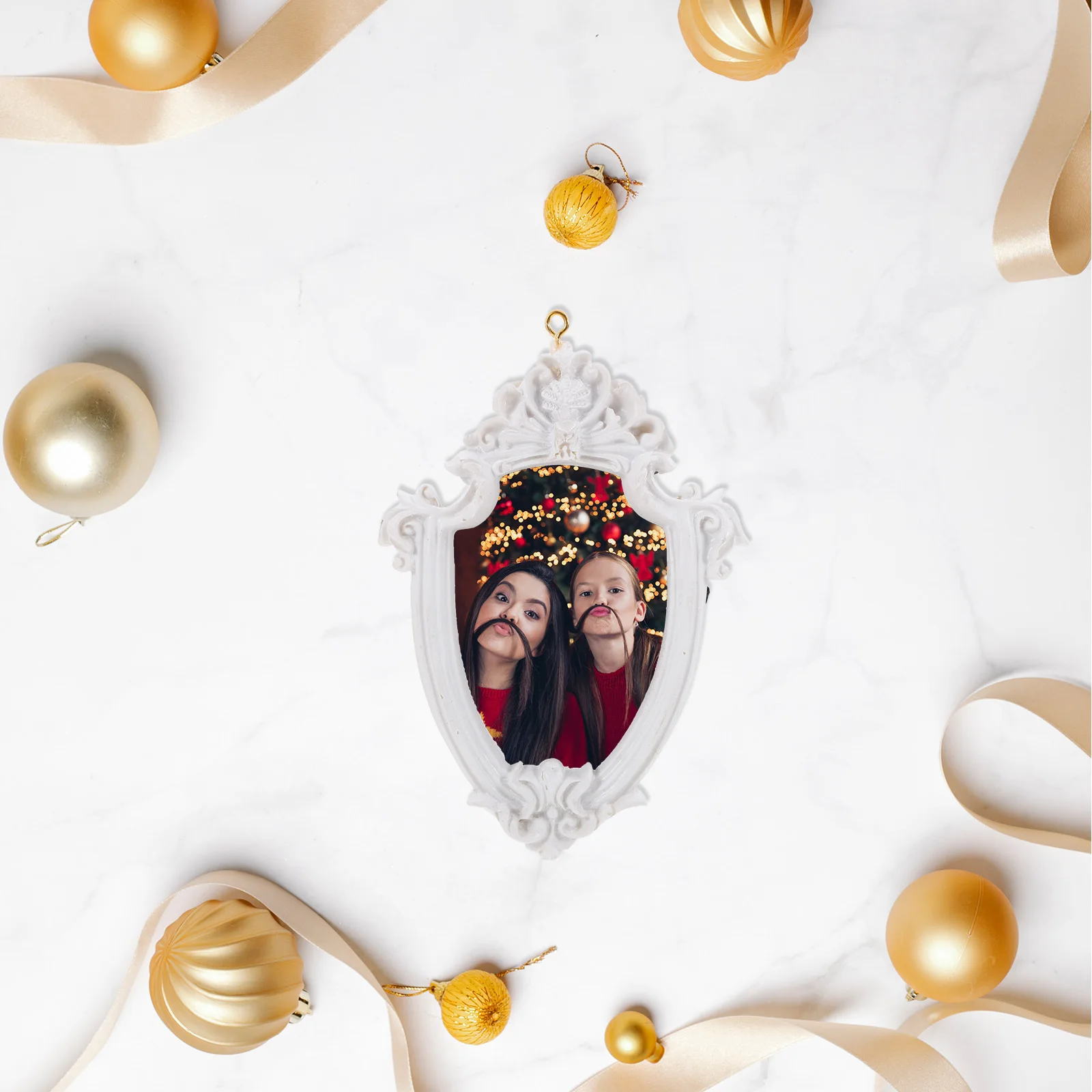 

Christmas Tree Photo Frame Retro 3D Embossed Hanging Ornament Xmas Holiday Party Vintage Wall Tabletop Decor Oval Vintage Frame