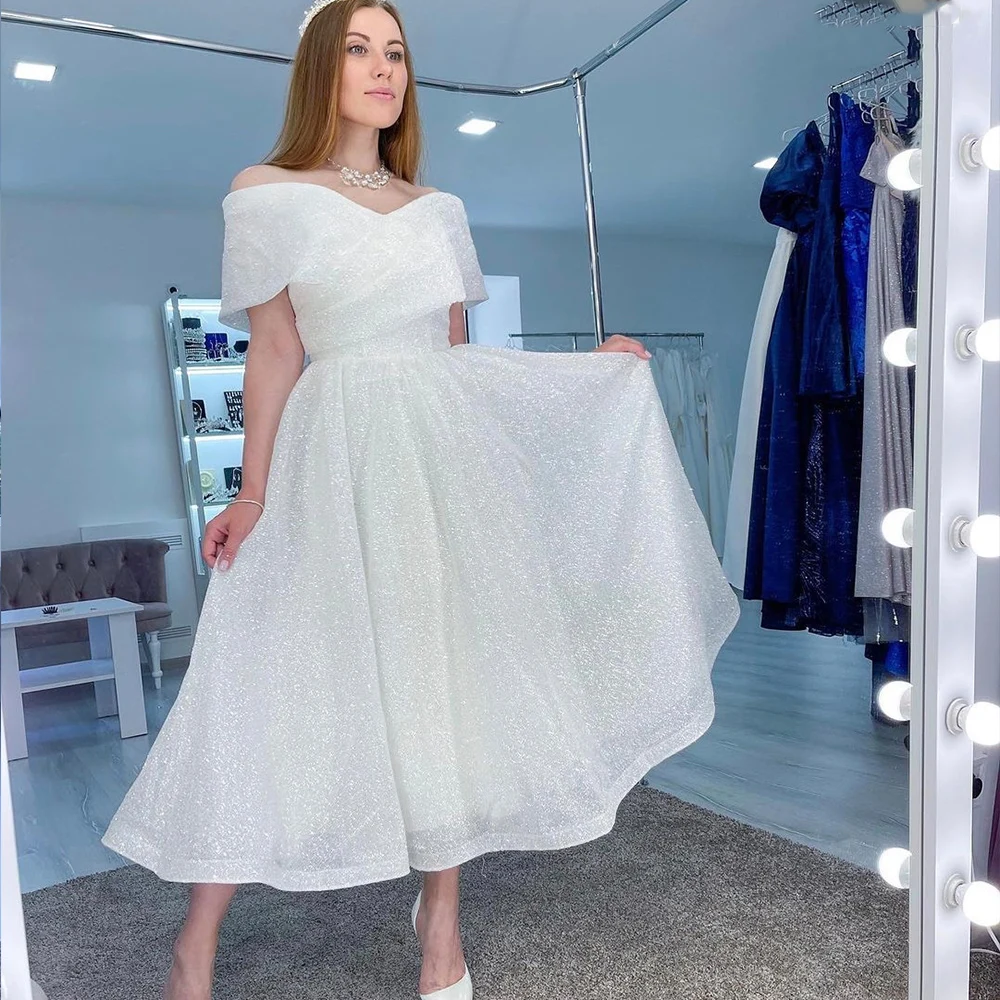 Abito da sposa Giller con spalle scoperte Allacciatura sul retro Lunghezza al ginocchio Abiti da sposa bianchi per le donne Robe De Mairee scintillante su misura