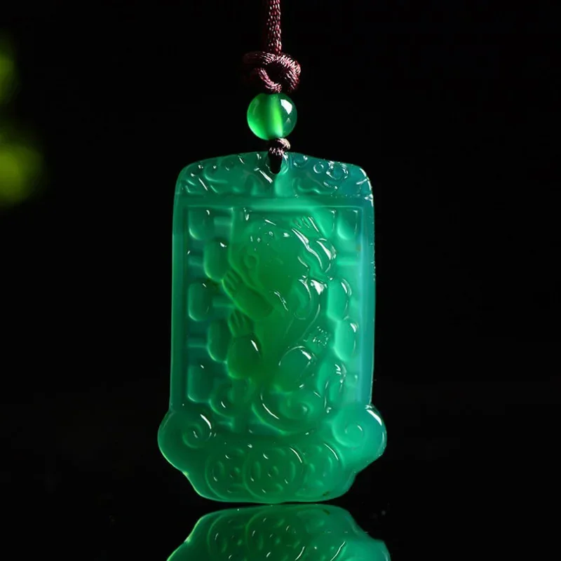 

Chinese Natural Green Chalcedony Hand Carved Jade Pendant Fashion Boutique Jewelry Men's and Women's Agate Necklace Gift