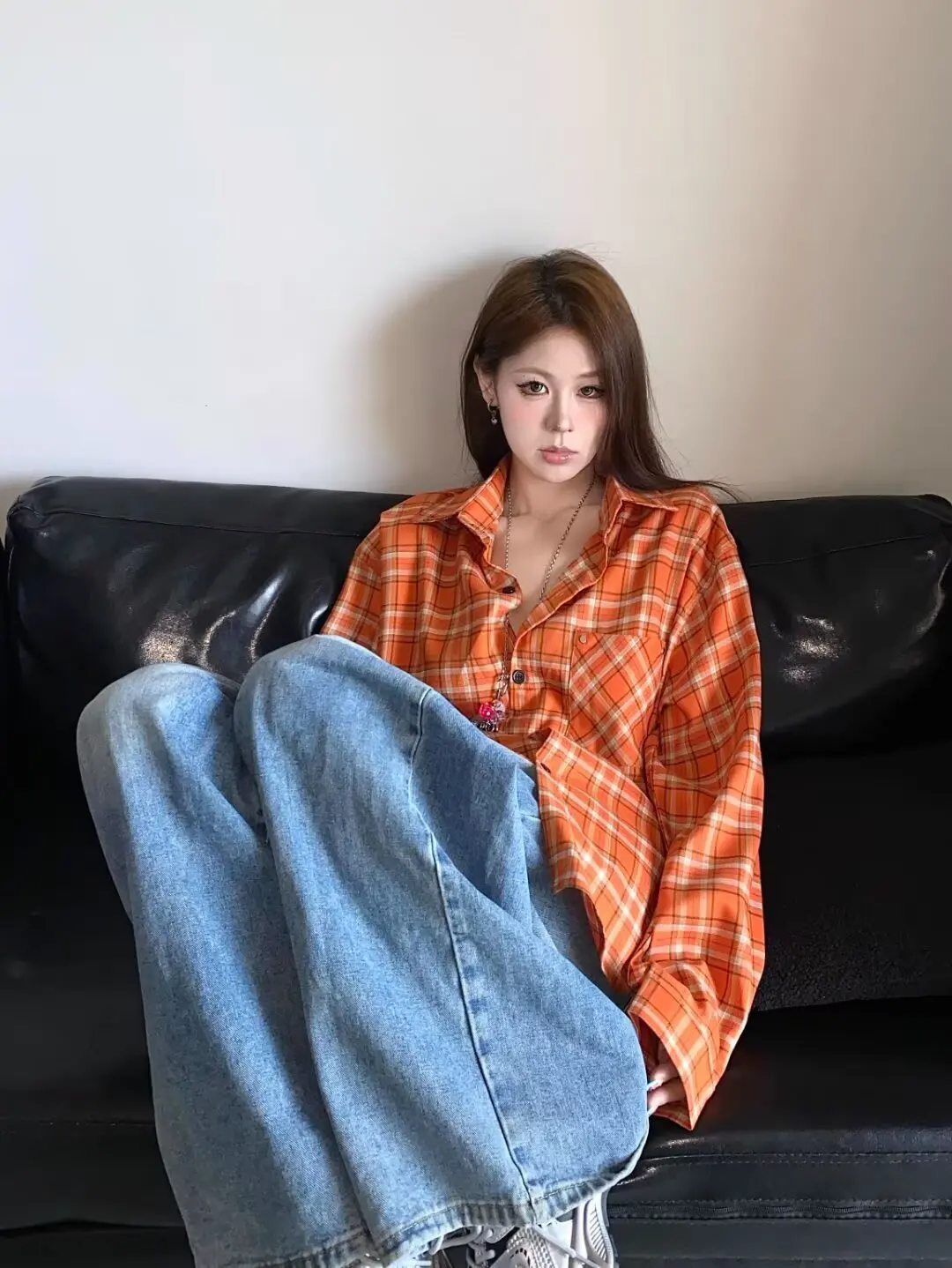 Damska koszula w stylu vintage o luźnym kroju, jesień 2024, krata, długi rękaw, kieszeń, damska bluzka, uniwersalna, modna odzież z klapami.