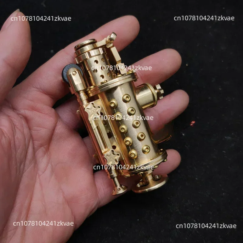 Pure copper manual steam engine model lighter, spaceship type pure brass kerosene lighter, antique lighter