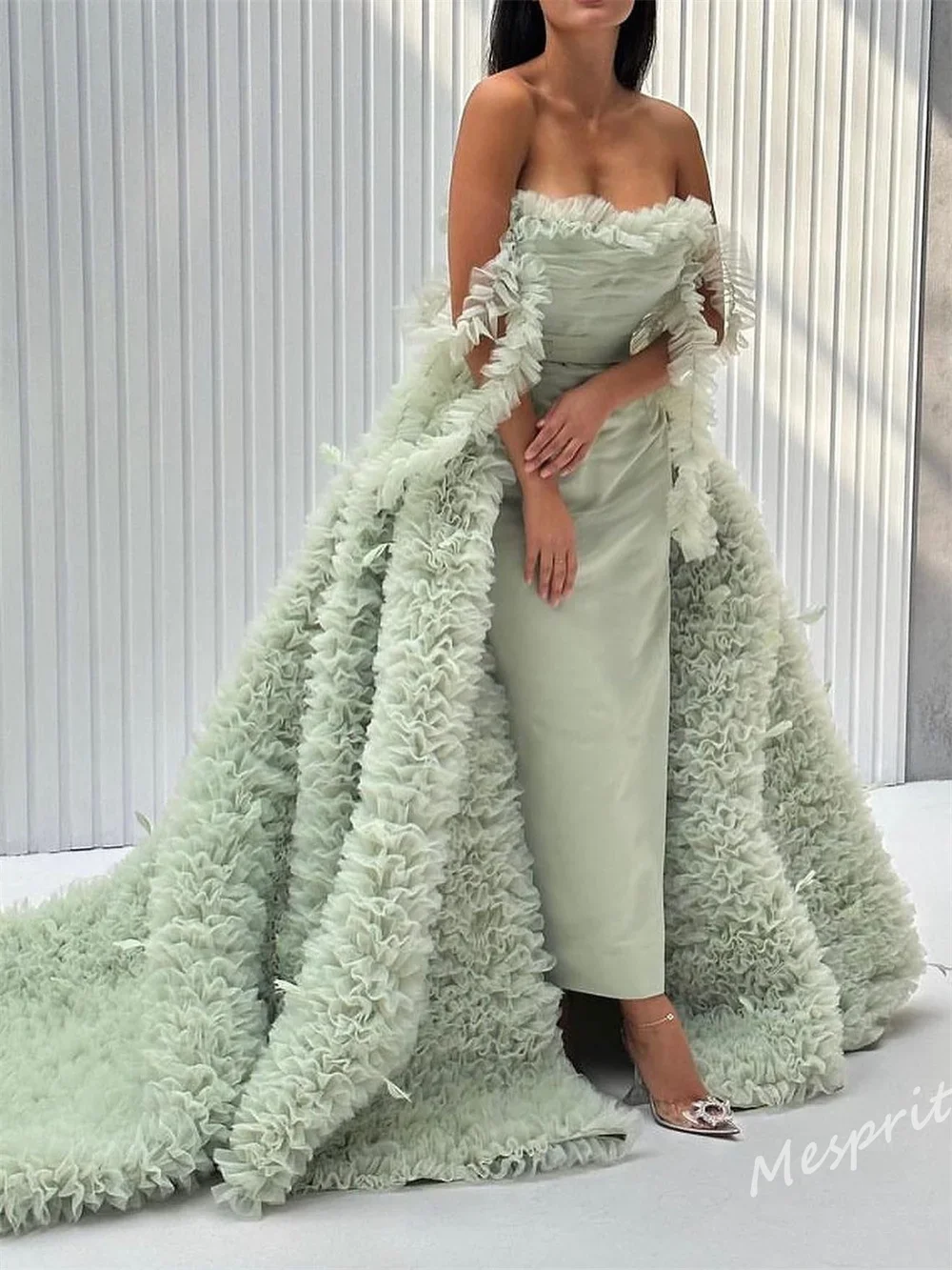 Yipeisha Elegant Off-the-shoulder Ball Gown Sweep Dresses Layered Draped Hugging Satin Customized Prom Dresses