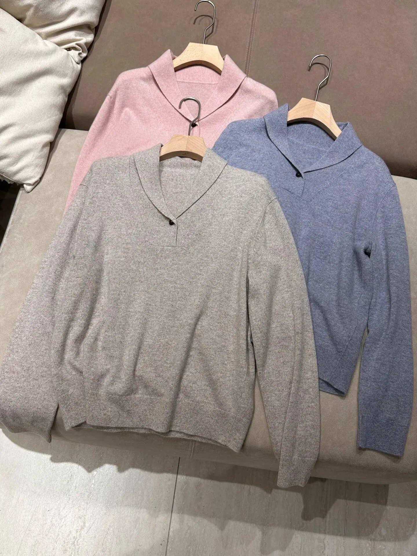 High-end Custom Light Luxury 100% Cashmere Knit Top, Women Lapel Simple Long Sleeve Cashmere Sweater