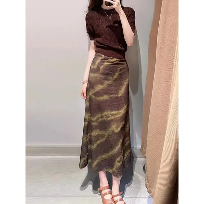 تنورة بدلة كلاسيكية مكونة من قطعتين للنساء صيفية عصرية برقبة دائرية تي شيرت نحيف على الطراز الغربي