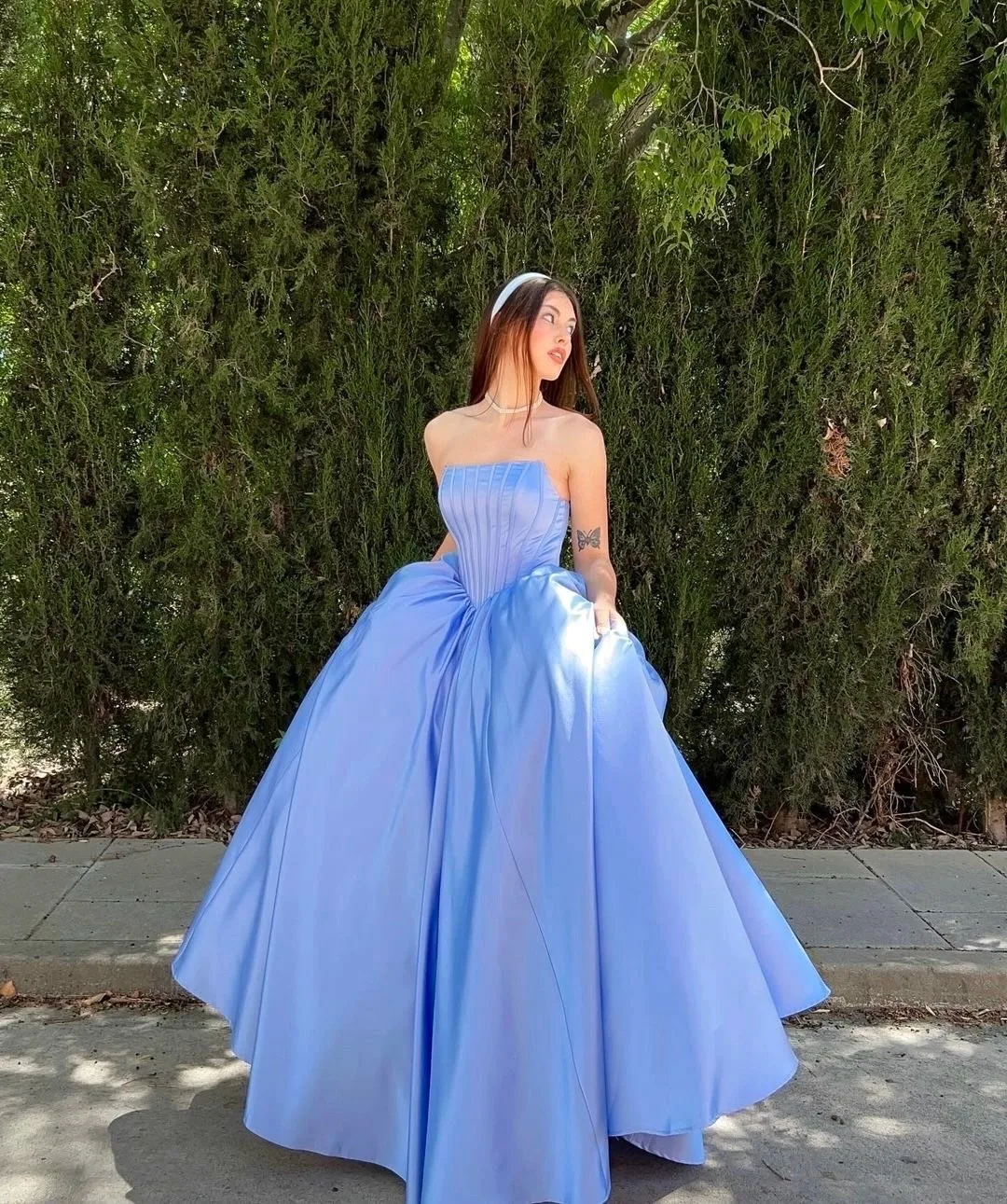 

Sexy Strapless Satin Prom Dresses With Ruched Exquisite Lace Up Back A-Line Long Homecoming Cocktail Dance Party Ball Gowns