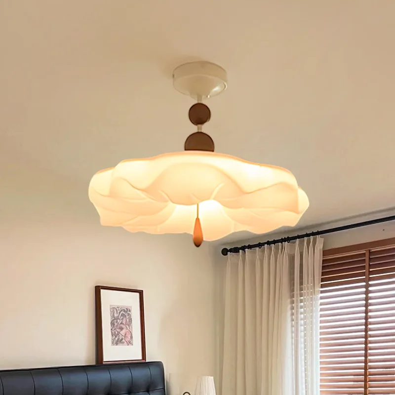 

Bedroom ceiling lamp Master bedroom room lamps Antique cream creative clouds French children's room chandelier