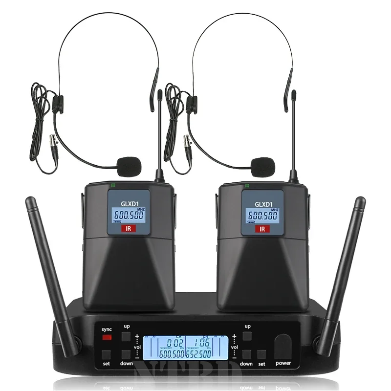 Stage Performance church Karaoke 600-699MHz UHF Profressional Dual Wireless Microphone System 2 channels Automatic Scan