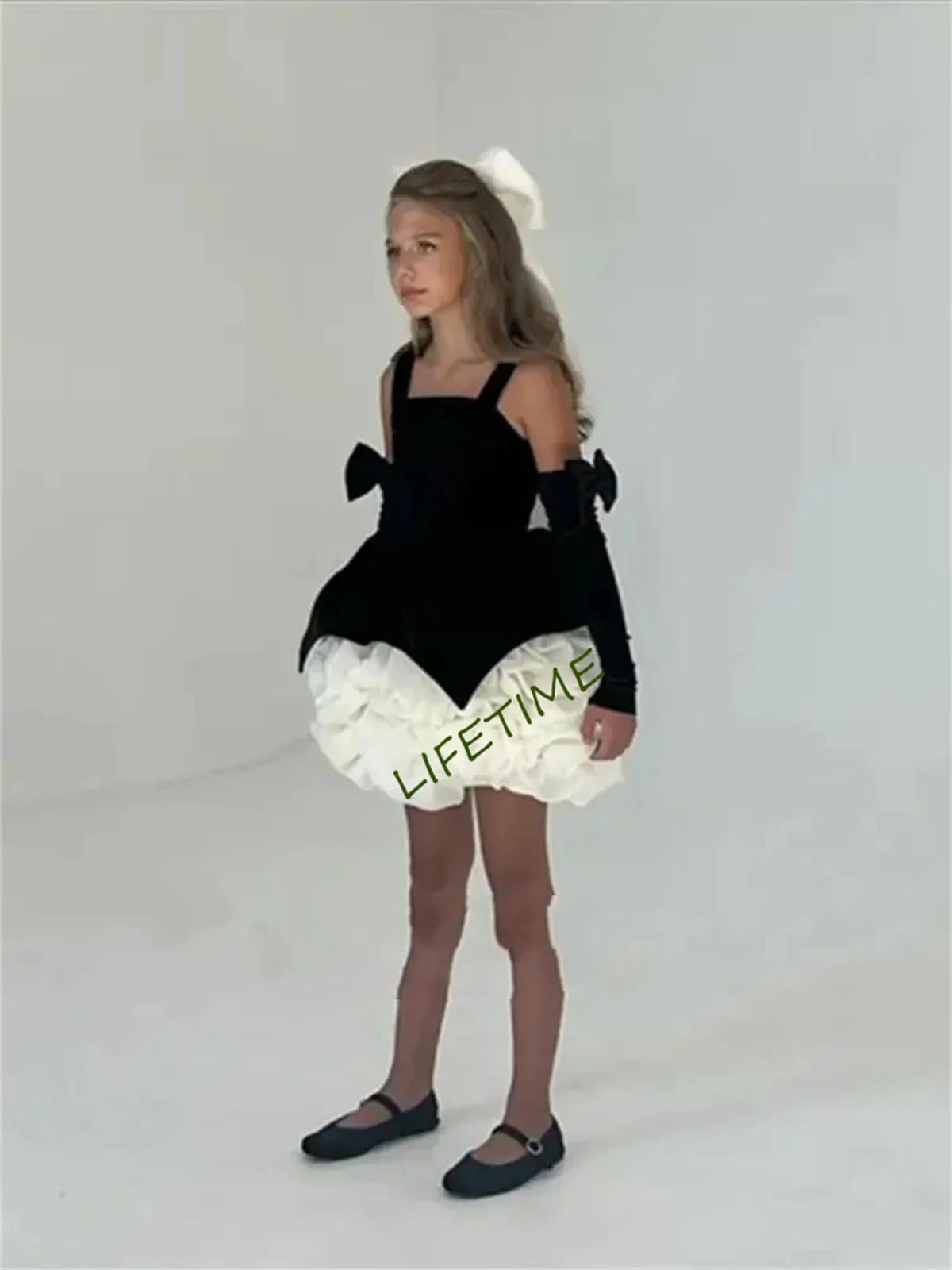 

CustomizedA-line Mini Flower Girl Dress Detachable Sleeves Ruffles Velvet Skirt Girls Party Dresses 2025 Kid Gown Customized